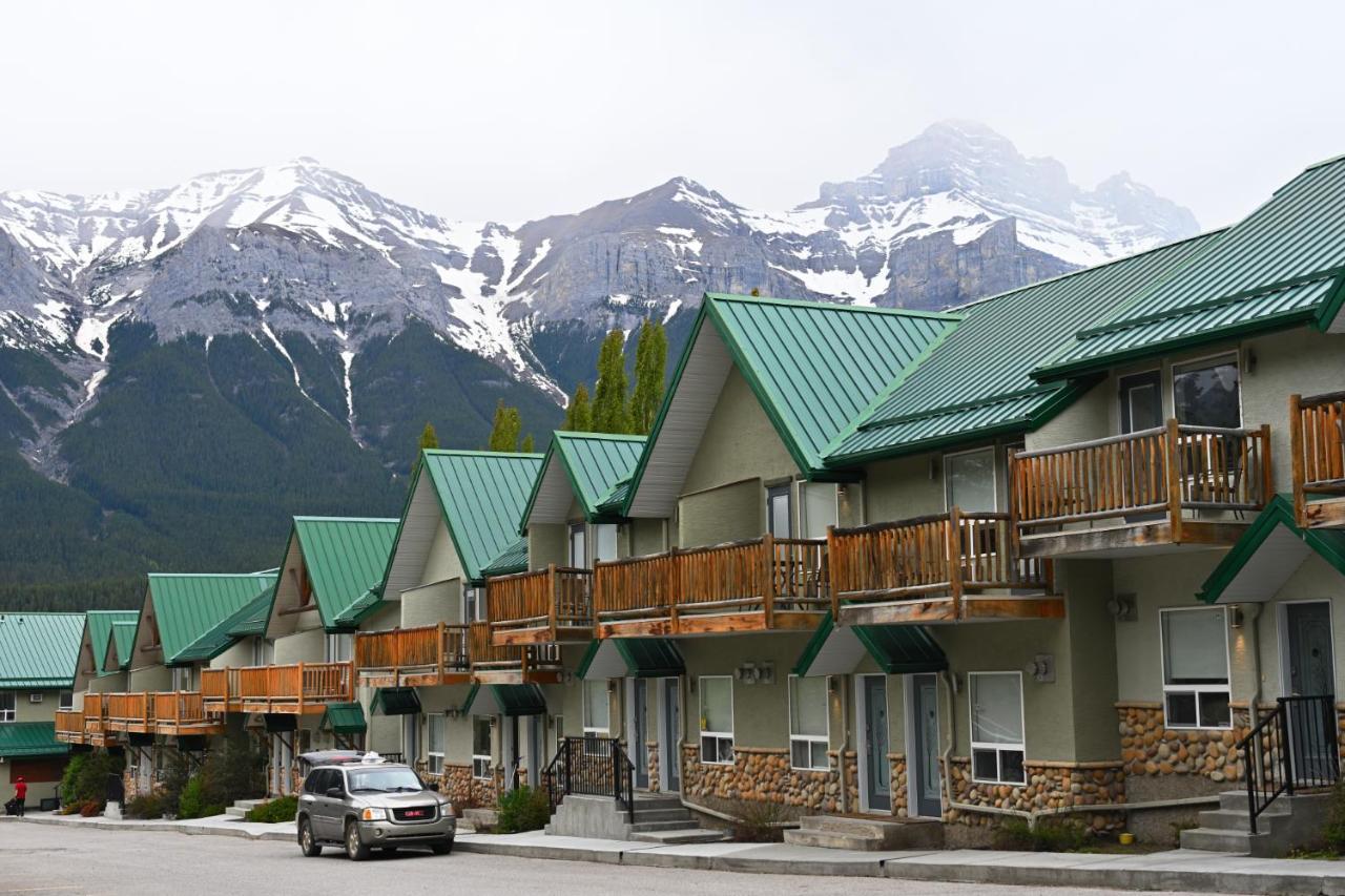 Banff Woods Lodge Canmore Dış mekan fotoğraf